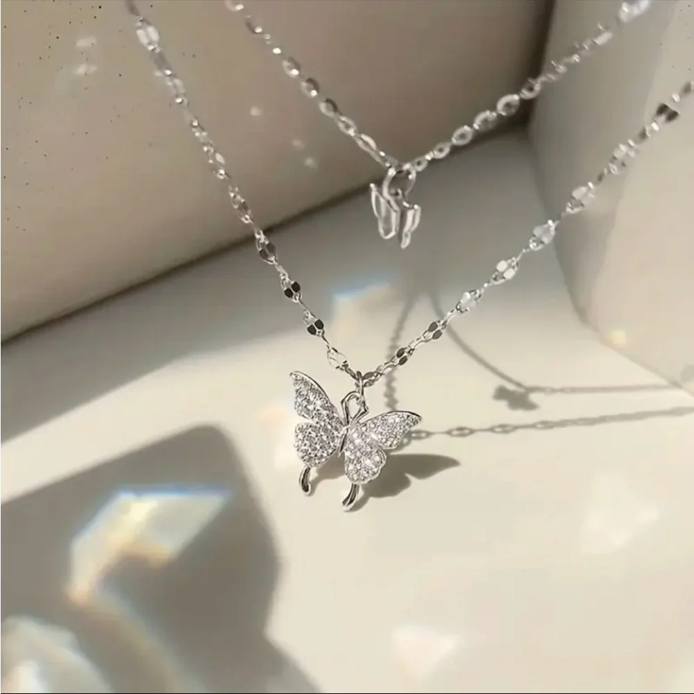 N/A elegant feminine